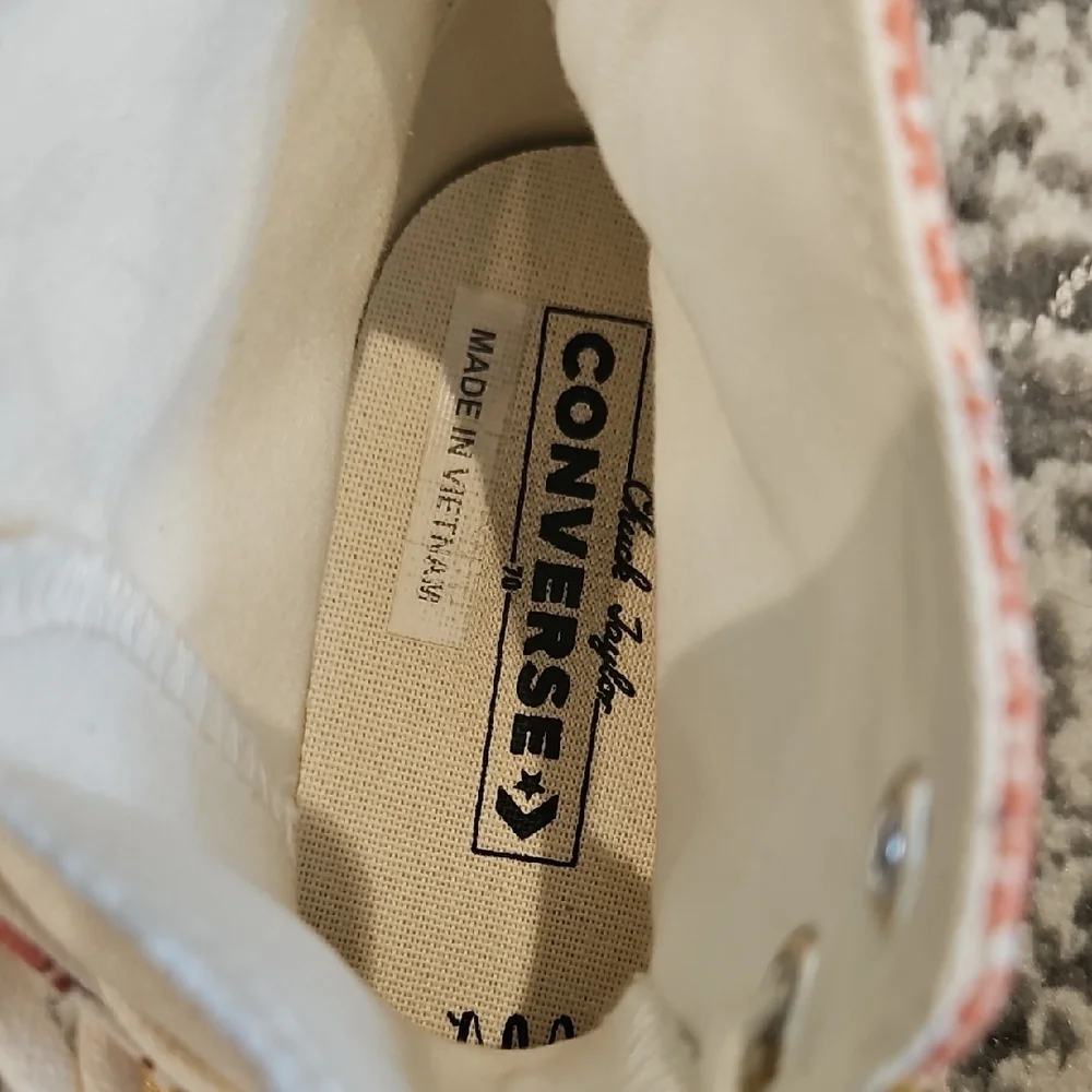 Converse Women's 70 CHUCK TAYLOR Metallic High Top Cream and Light Pink Floral - Picture 6 of 12